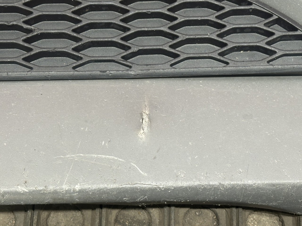 Накладка бампера центральная