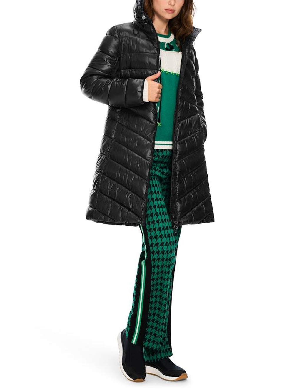 Marc-Cain-Ad_HerbstWinter-2024_900_XA-11.04-W77_2