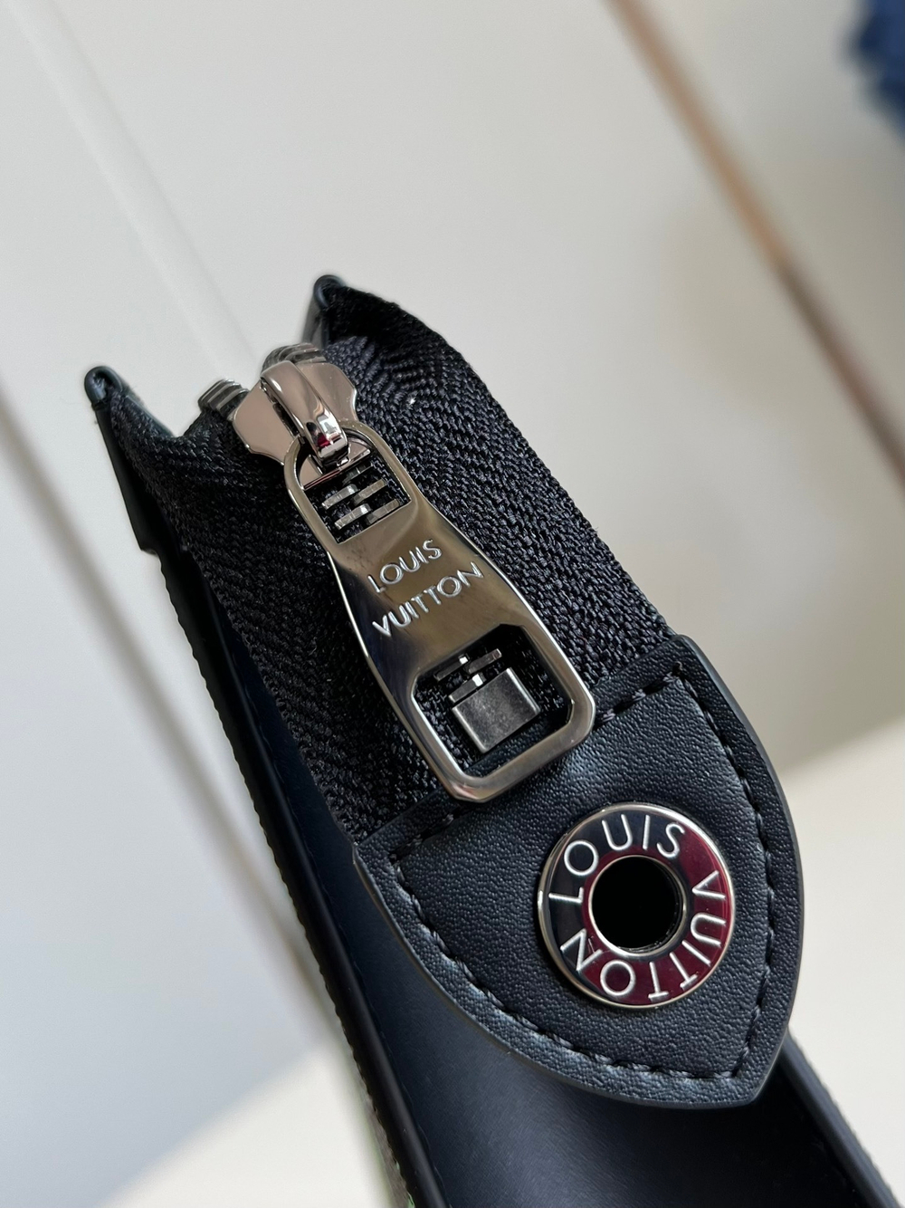 Louis Vuitton Pochette Voyage MM