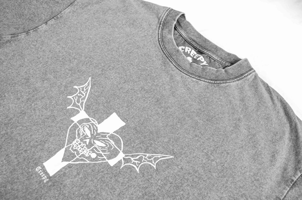 Футболка Creepy Clothing Сердце серая