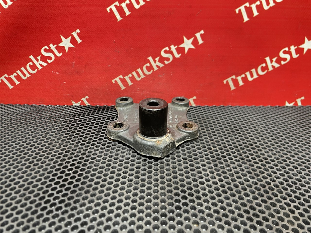 Кронштейн переднего стабилизатора