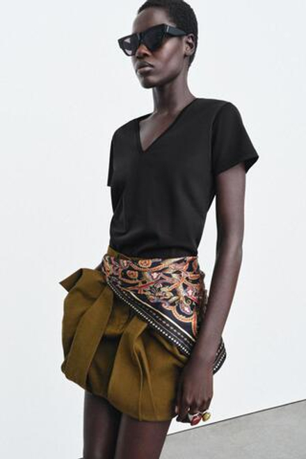 ZARA ФУТБОЛКА INTERLOCK С V-ОБРАЗНЫМ ВЫРЕЗОМ, ЧЕРНЫЙ