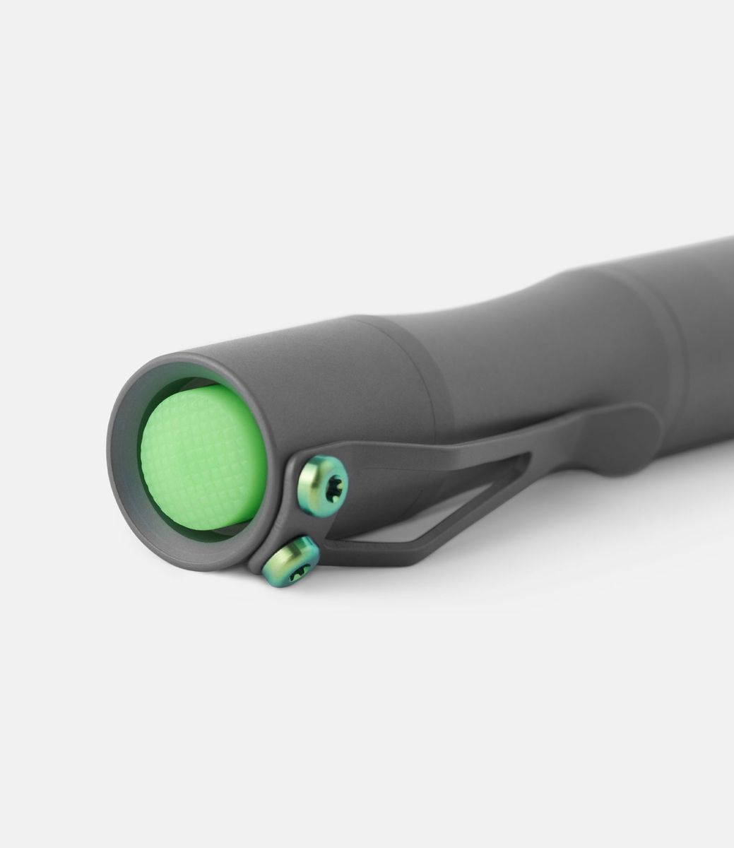 Tactile Turn Apollo Flashlight X-Tone — фонарик из титана