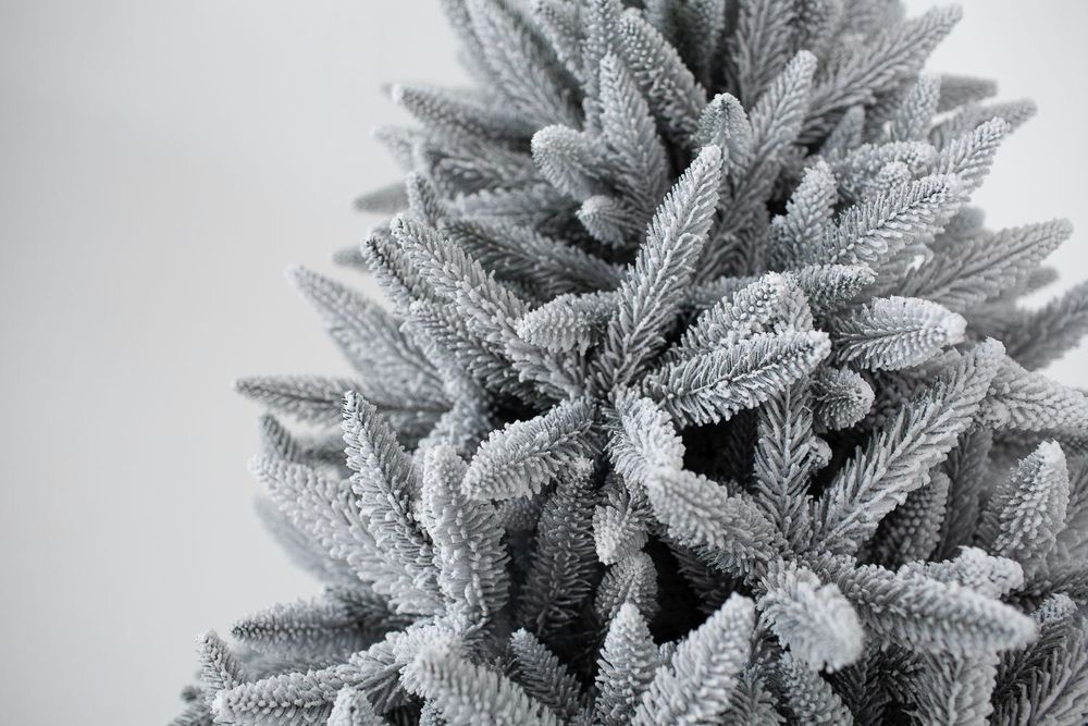 Заснеженная елка «Скандинавия» (Литая хвоя) от 1.8 до 2.1 м