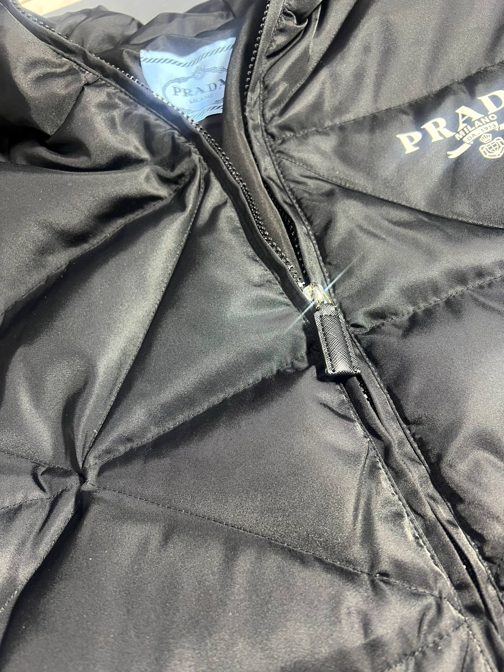 Пуховик Prada