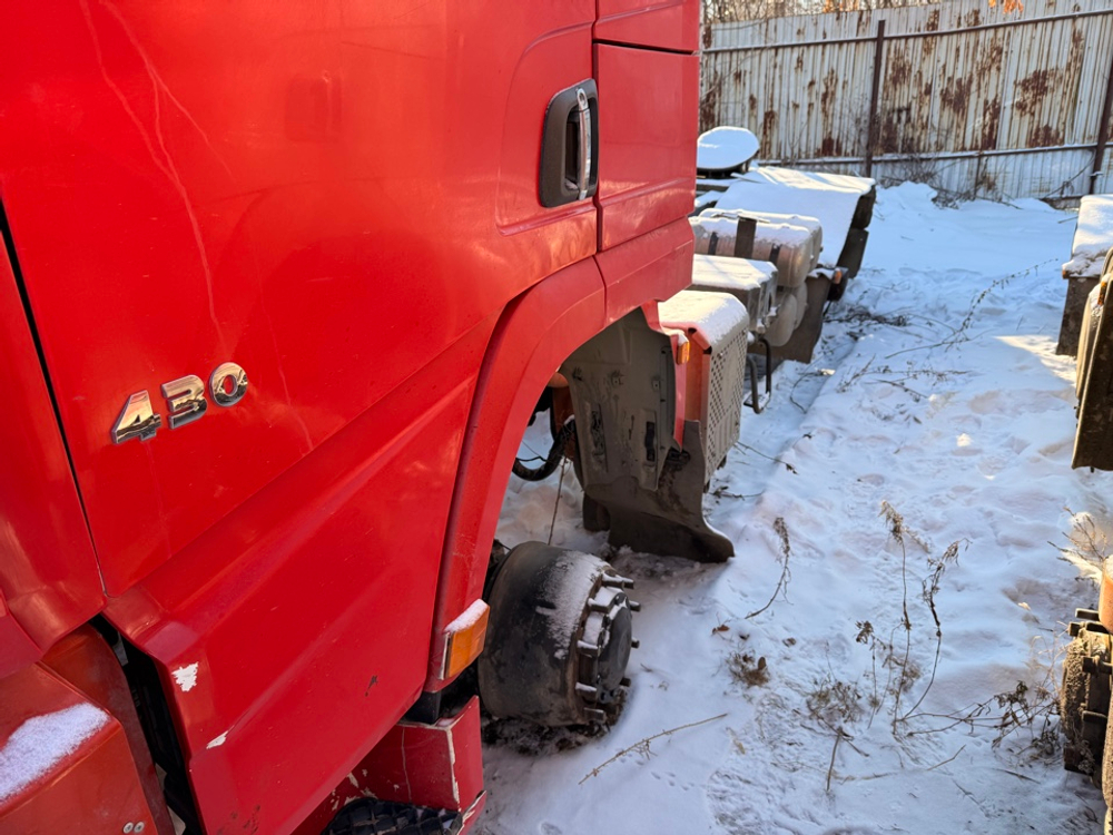 Shacman (Shaanxi) SX* 6x6 Седельный тягач SX42586V385 (Дизельный, 11,6 л, 423 л.с., МТ)