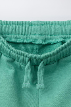 ZARA ШОРТЫ-БЕРМУДЫ С ПРИНТОМ SMILEYWORLD ®, ЗЕЛЕНЫЙ