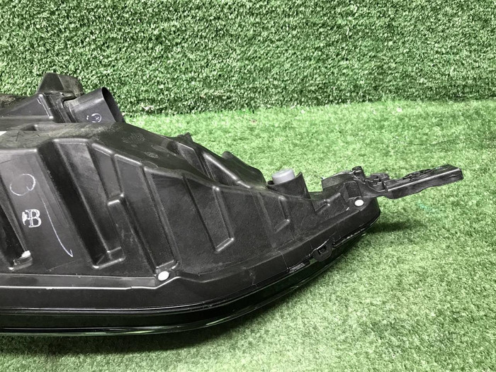 ДХО левый Zeekr 001 (2021-н.в.) LED