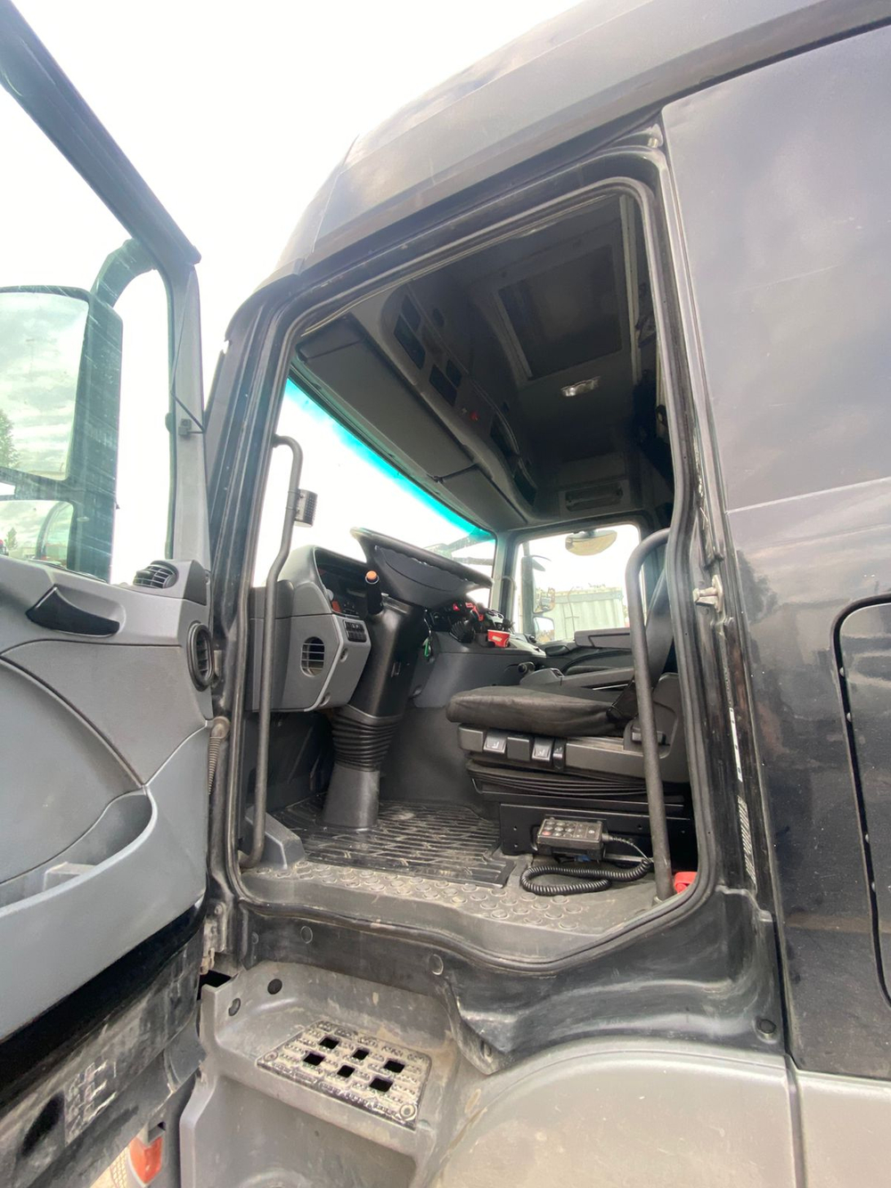 Mercedes-Benz ACTROS 4x2 Седельный тягач 1844 LS (Дизельный, 11,9 л, 435 л.с., АТ)
