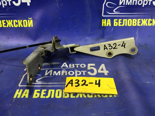 Петля капота левая NISSAN CEFIRO 1996