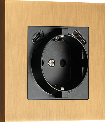Розетка Schuko с зарядным устройством USB A+C,  с защитными шторками,  латунь,  серия N96