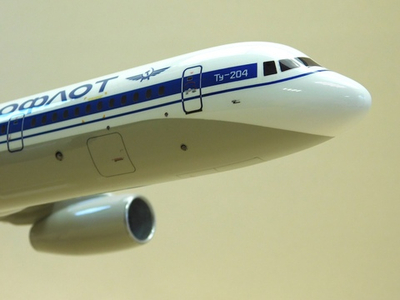 Модель самолета Ту-204-100 (М1:100, Аэрофлот СССР-64001)