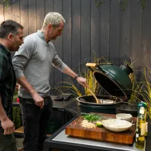 Керамический гриль Big Green Egg Large, 46 см, на модульной угловой подставке с двумя дополнительными секциями