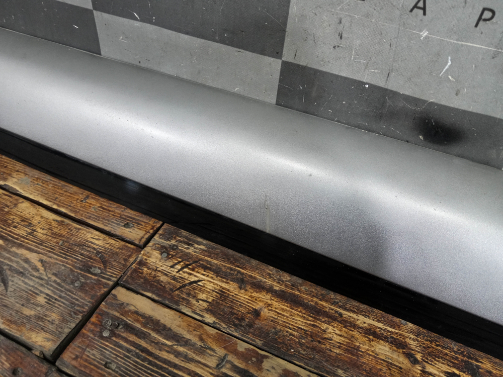 Накладка двери передней правой Genesis GV70 20-нв Б/У Оригинал 87722AR010