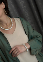 Браслет 2 ряда жемчуг Майорка и цепь ролло, оттенок золото