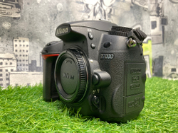 Nikon D7000 (10.200 кадров)