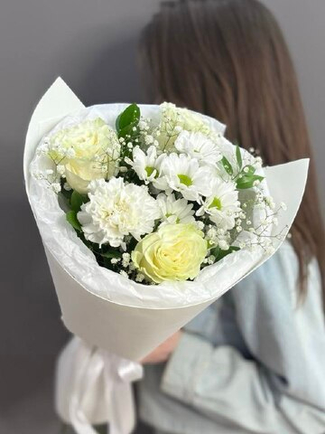 Авторский букет в белой гамме