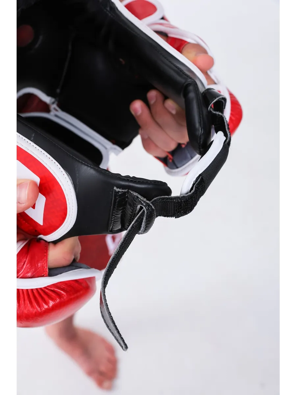 Профессиональный шлем из эко кожи для тренировок