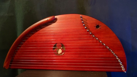 Гусли шлемовидные 20 струн с подлокотником с "глазом"