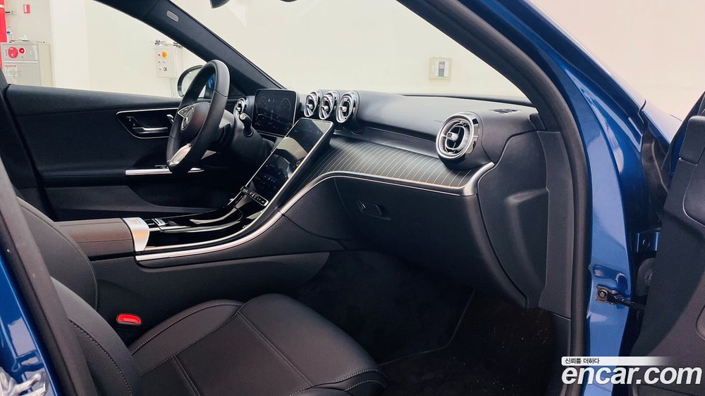 Mercedes-Benz C-Class W206 C300 4MATIC Avangarde (10.2023)