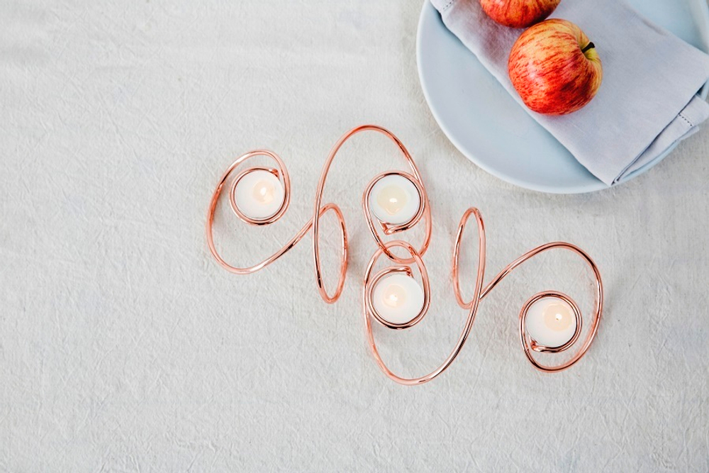 Подсвечник для чайных свечей black+blum, t-loop, медный