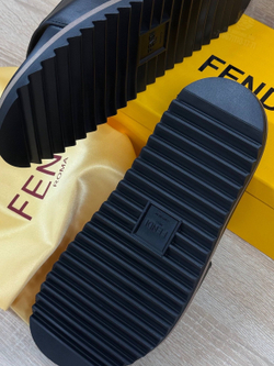 Шлепанцы/Тапочки Fendi