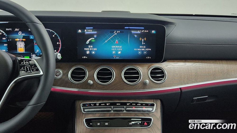 Mercedes-Benz E-Class W213 E220d 4MATIC Exclusive (10.2023)