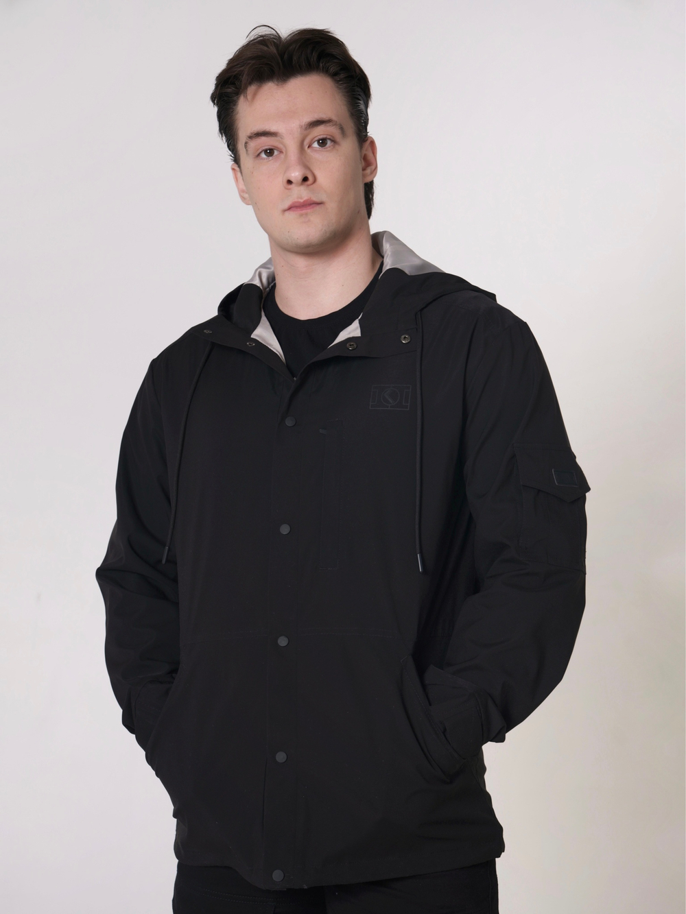 Ветровка с капюшоном черная Город Горький