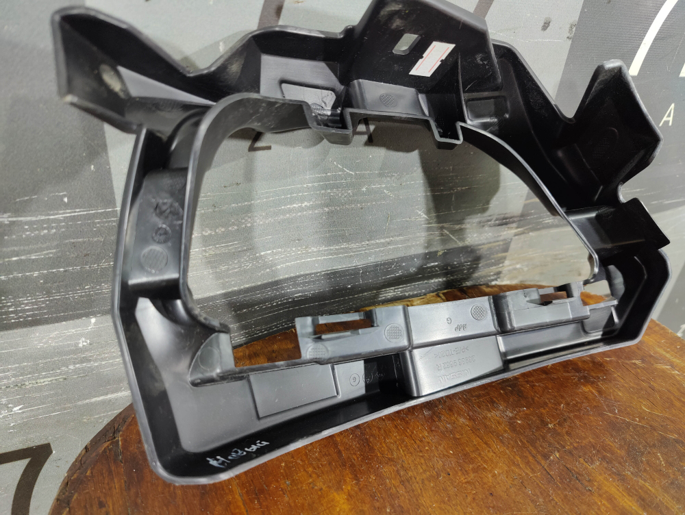 Кронштейн ПТФ задний левый Nissan Terrano 3 Новый Оригинал 269869662R