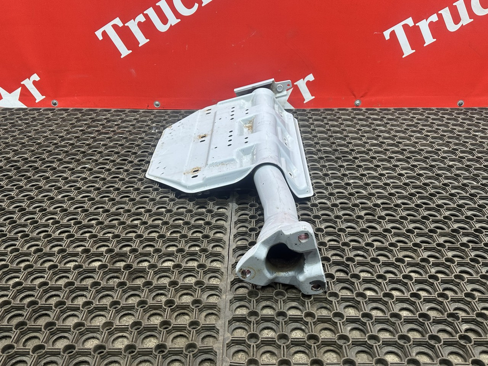 Кронштейн крыла задний правый 2018г.