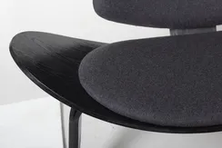 Кресло Shell черное с черным сиденьем