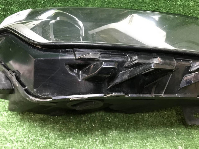 Фара правая Geely Coolray (2019-2023) LED