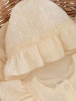 Комбинезон и чепчик