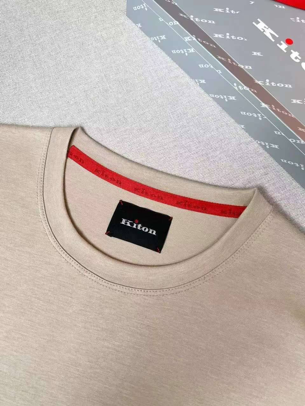 Футболка Kiton