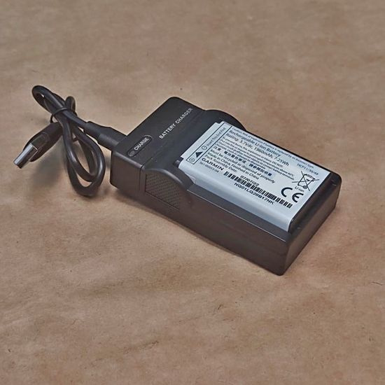 Зарядное USB устройство Garmin Montana 6xx, Alpha 100 / 200 / 300 для аккумуляторов 010-11654-03