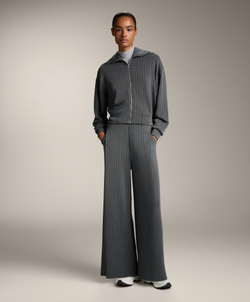 Oysho Куртка boxy в полоску со складкой на спине из мягкой ткани с модалом, маренго