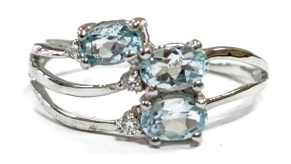 Ювелирное кольцо из серебра 925 пробы,вставка топаз натуральный, фианиты,размер 18