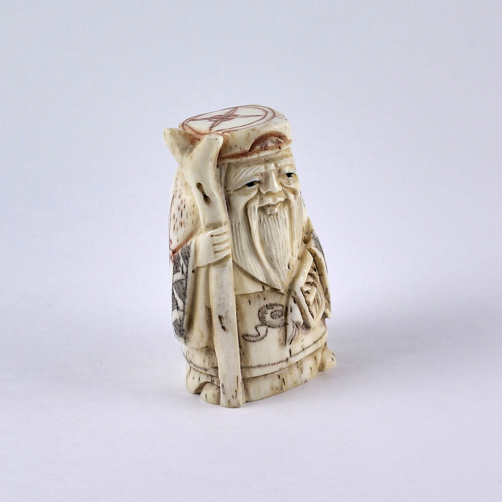 Нэцкэ Дзюродзин с посохом и веером