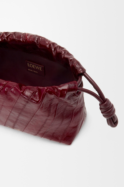 Loewe Сумка-мини Flamenco с имититацией рыбы-миксины, бургунди