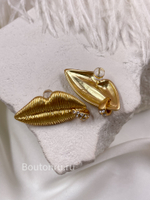 Серьги Скиапар. золотые губы с пирсингом