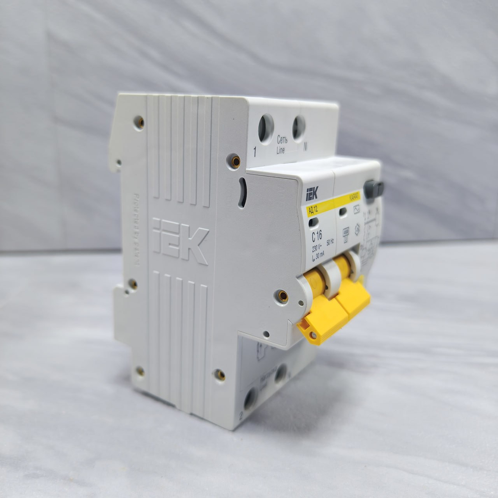 Диффавтомат IEK KARAT АД12 2P