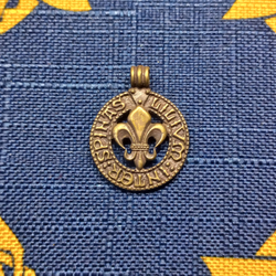 Подвеска. Лилия