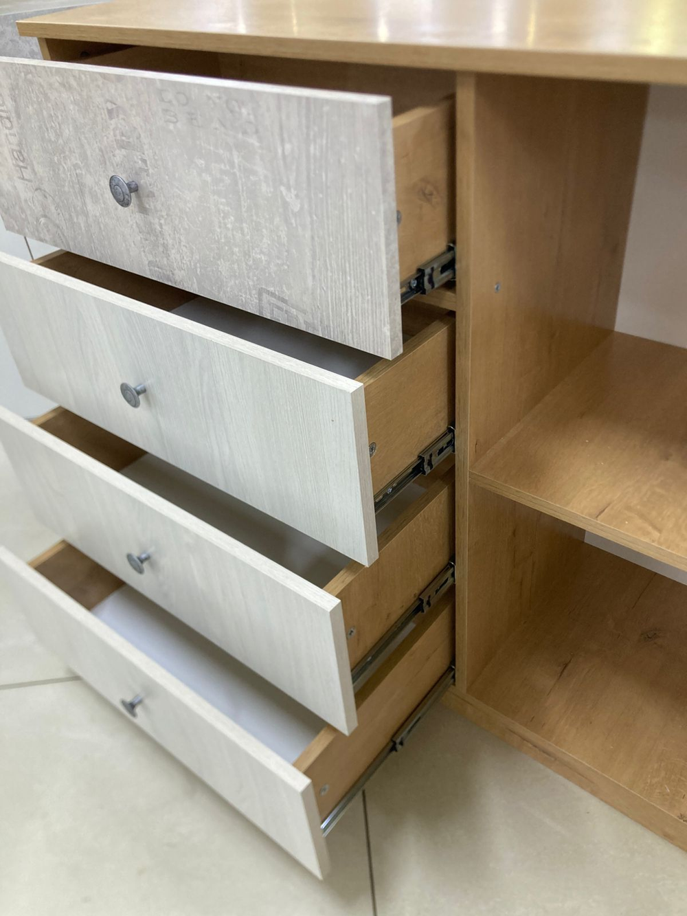 Комод на 1050 правый Ассоль Дуб бунратти/анкор белый/дельмар