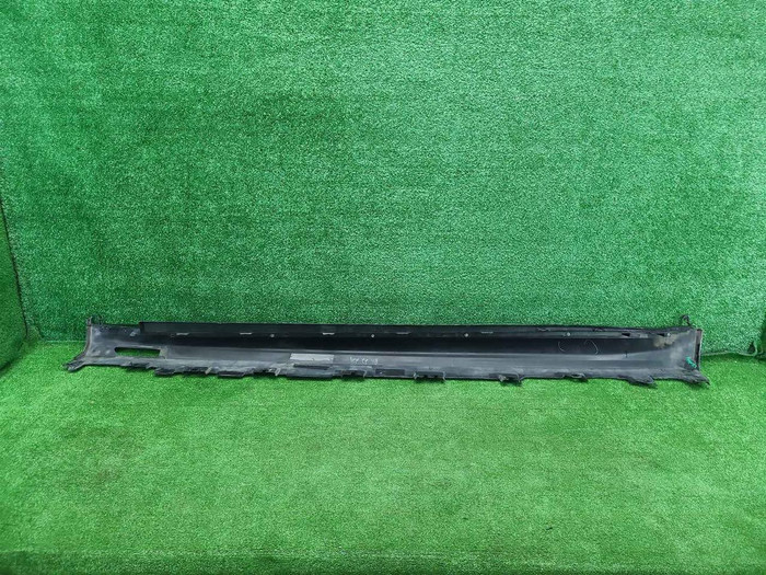 Накладка порога правая BMW X7 G07 (2019-н.в.)