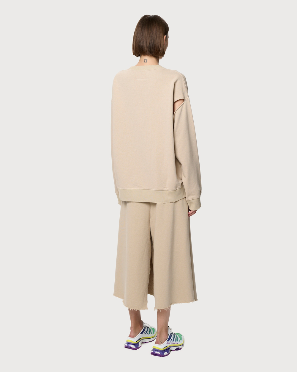 MM6 MAISON MARGIELA СВИТШОТ-ТРАНСФОРМЕР ЖЕНСКИЙ С ЛОГОТИПОМ БРЕНДА БЕЖЕВЫЙ