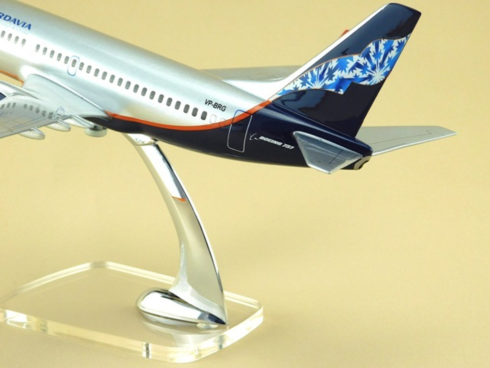 Модель самолета Boeing 737-500 (М1:100, Нордавиа)