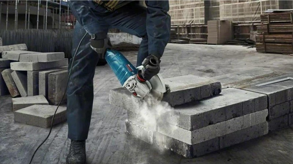 Угловая шлифмашина сетевая BOSCH GWS 24-180 06018C2000