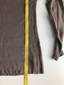 Джемпер в рубчик одноцветный, визуально на 48 размер