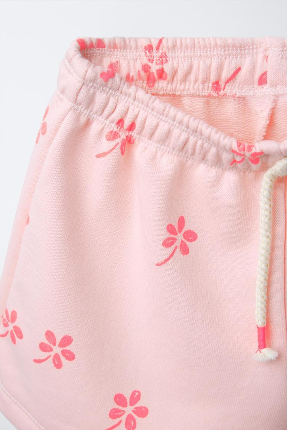 ZARA КОМПЛЕКТ ИЗ ФУТБОЛКИ И ШОРТОВ-БЕРМУДОВ С ПРИНТОМ, ЦВЕТ РОЗОВОГО ДЕРЕВА