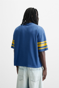 ZARA ФУТБОЛКА С ПРИНТОМ В СТИЛЕ ВАРСИТИ, СИНИЙ